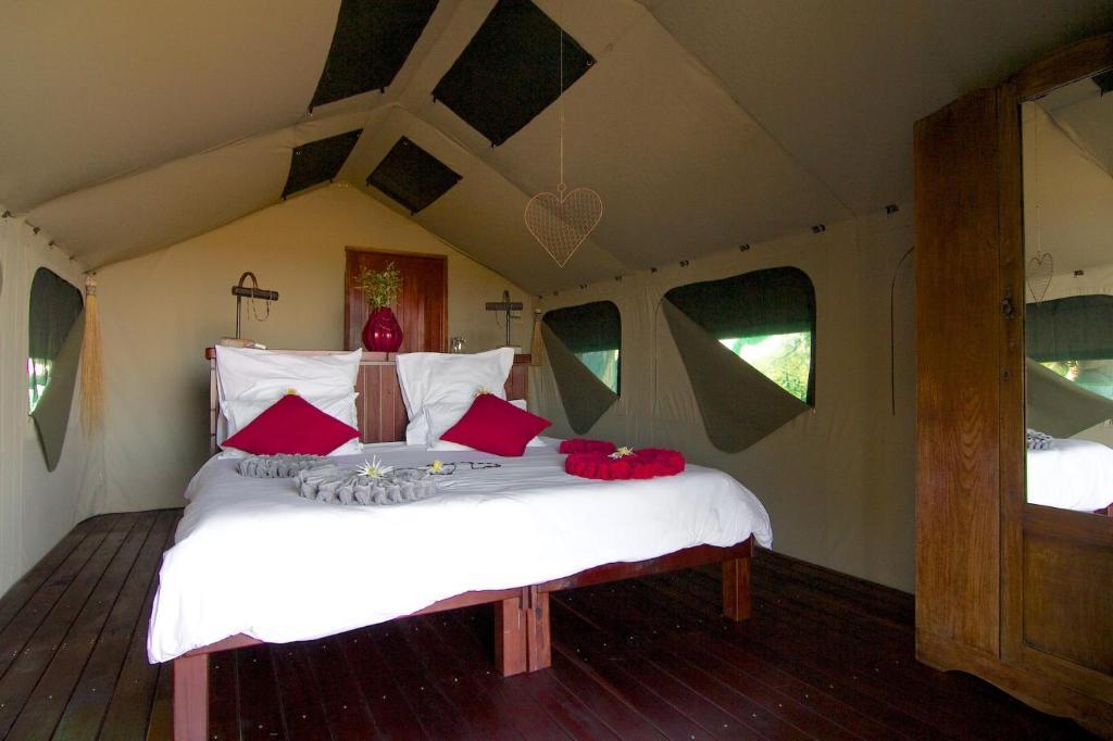 Nkasa Lupala Tented Lodge Sangwali Eksteriør billede
